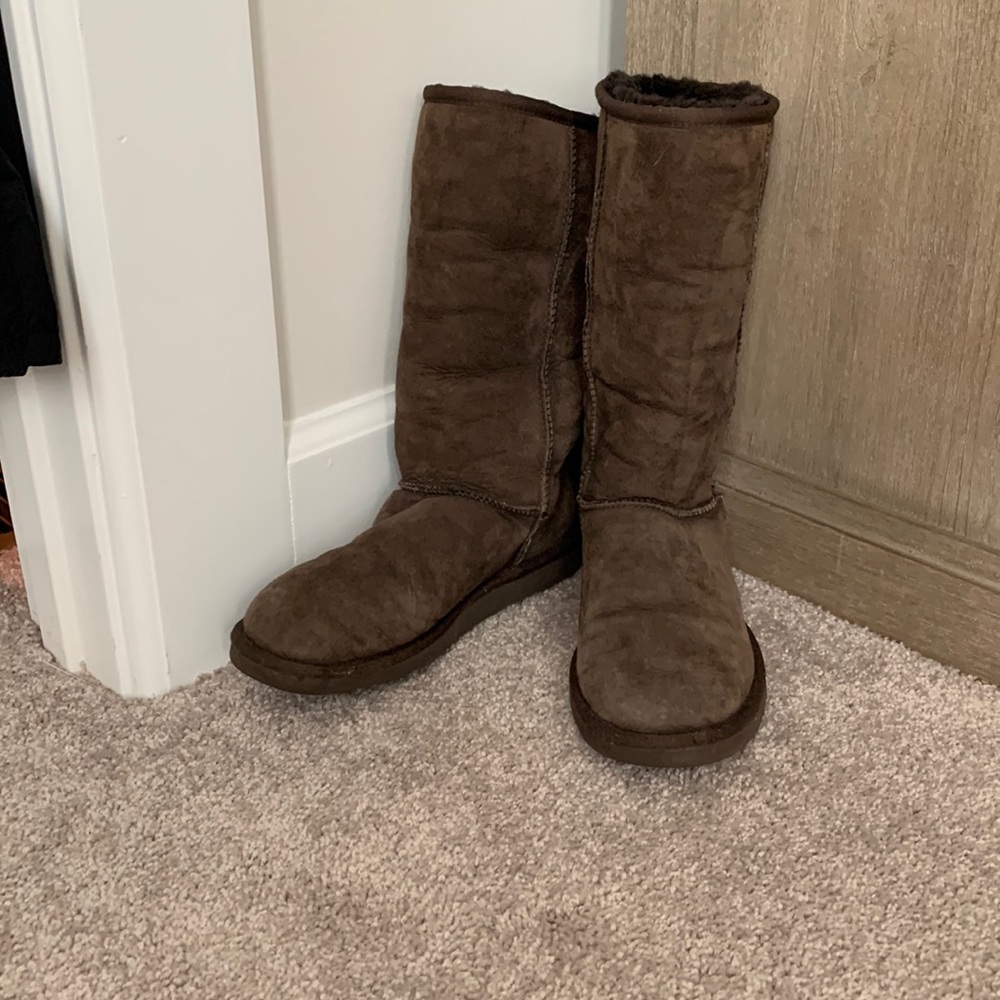 Brown tall boot Uggs